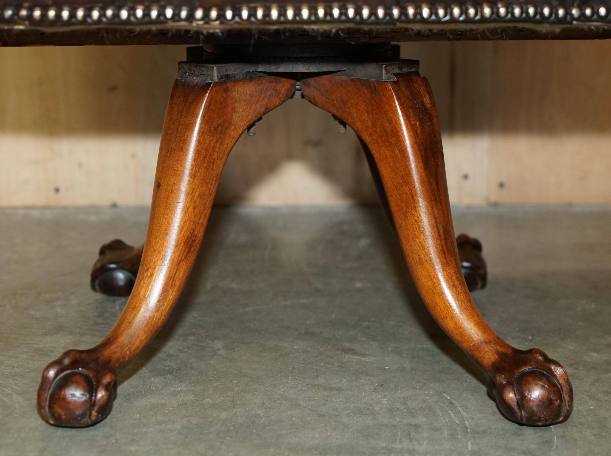 Fauteuil capitaine Chesterfield victorien restauré