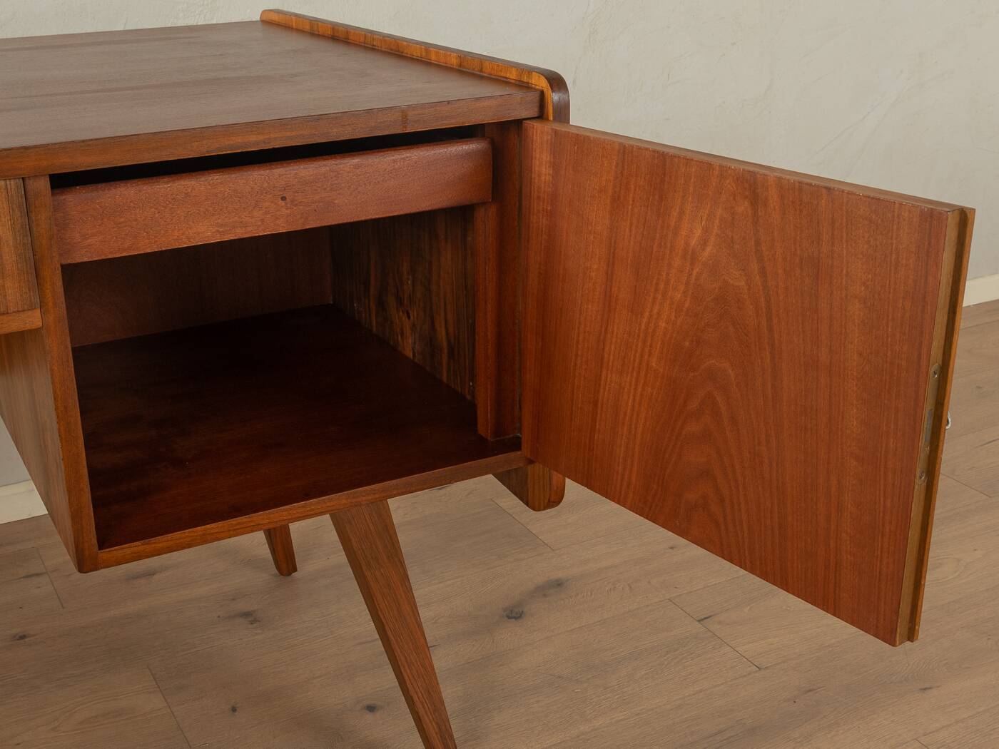 Bureau des années 1950