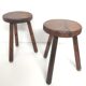 Paire de tabourets tripodes en bois vintage