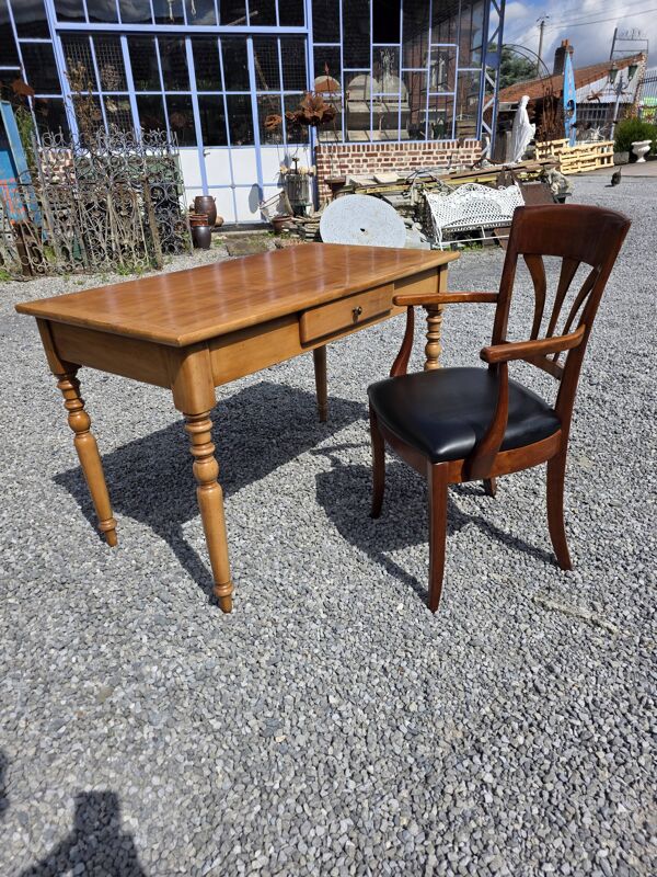 Fauteuil de bureau en merisier massif milieu XXème