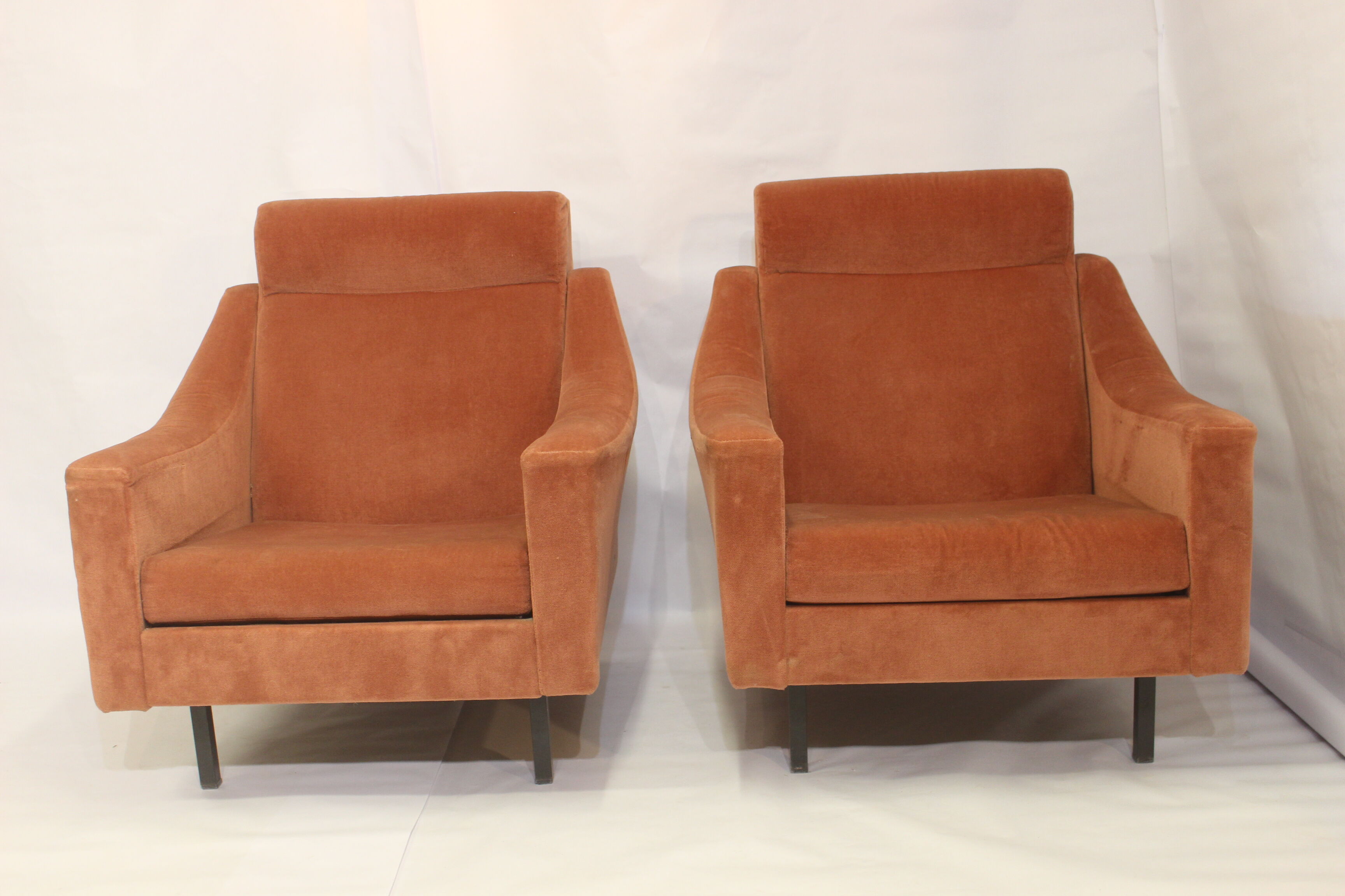Paire de fauteuils cube en velours style Italien années 70