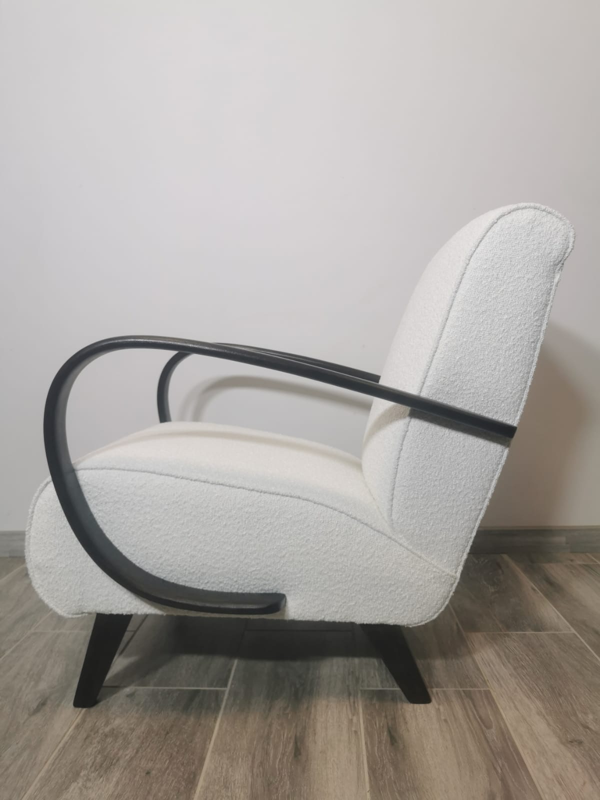 Fauteuil blanc par Jindrich Halabala, années 1940