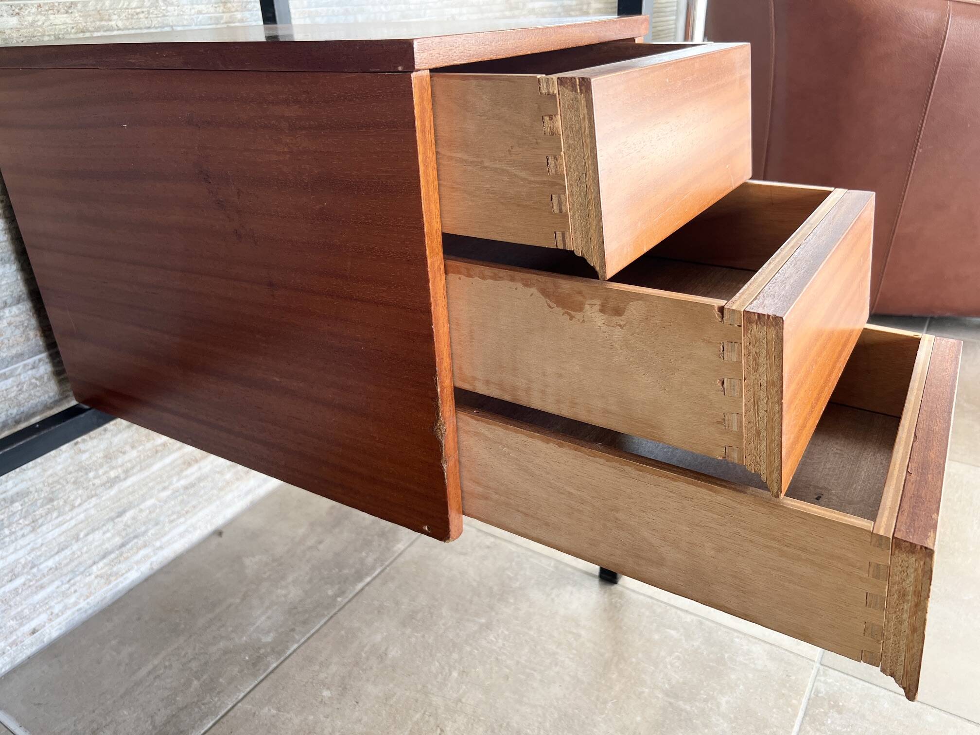 1960s modernist desk in wood and black metal, model CM172 by Paulin for Thonet.