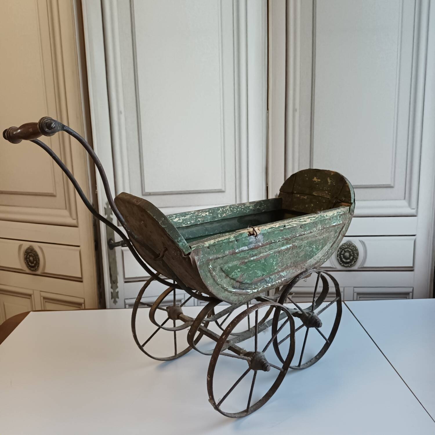 Doll period pram