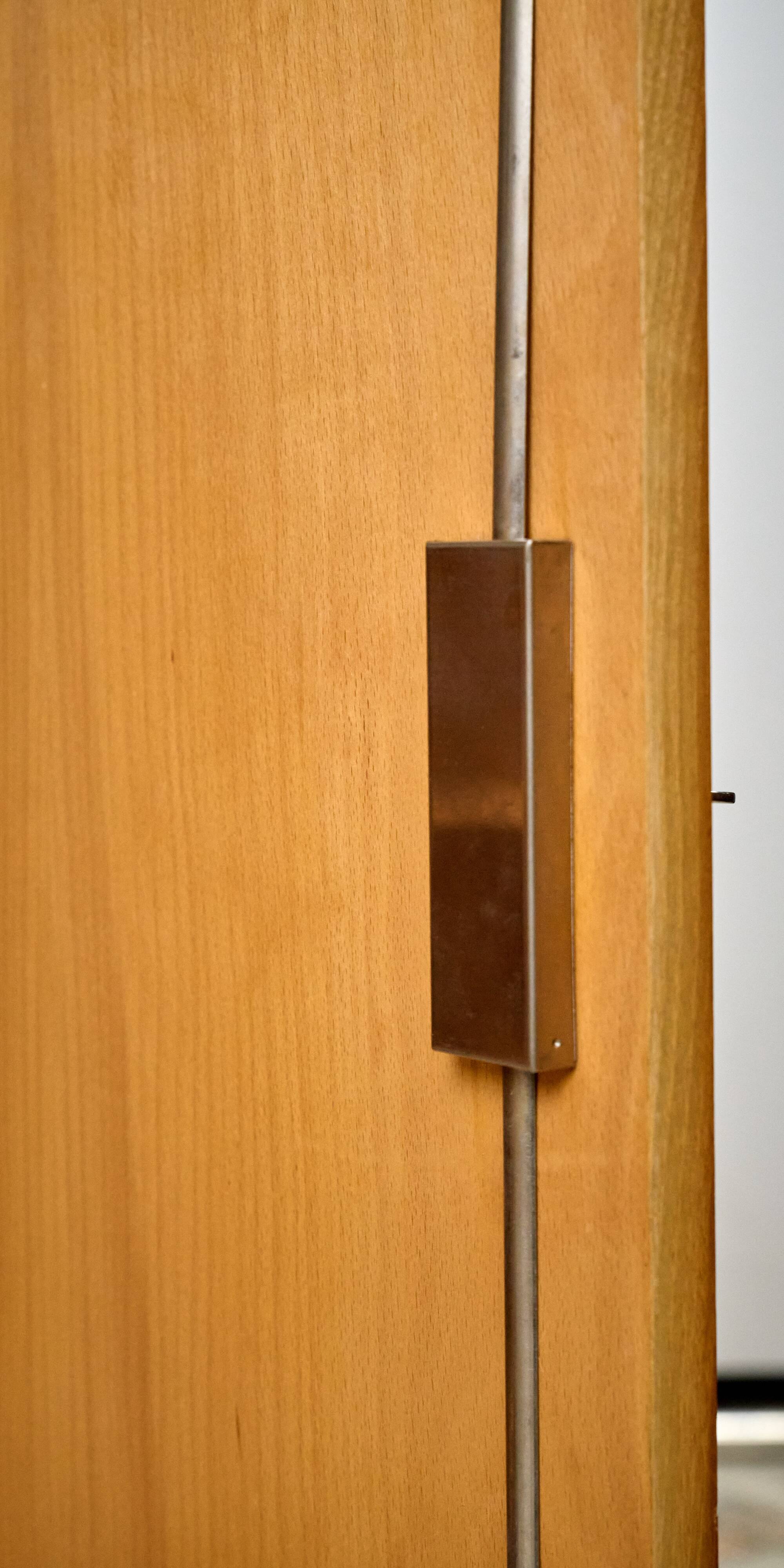 Vitrine par Hubert Nepožitek et Bohumil Landsman pour Jitona, années 1960.
