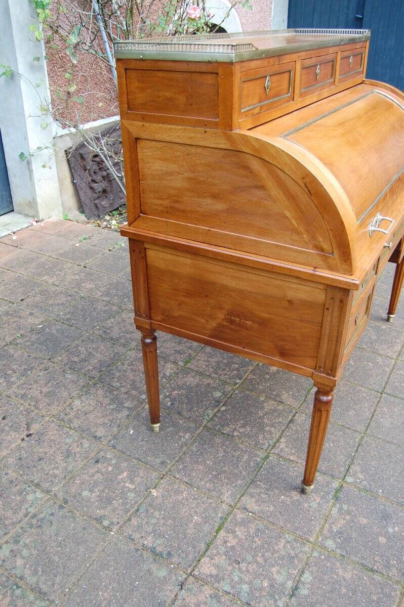 18th century Louis XVI period cylinder desk