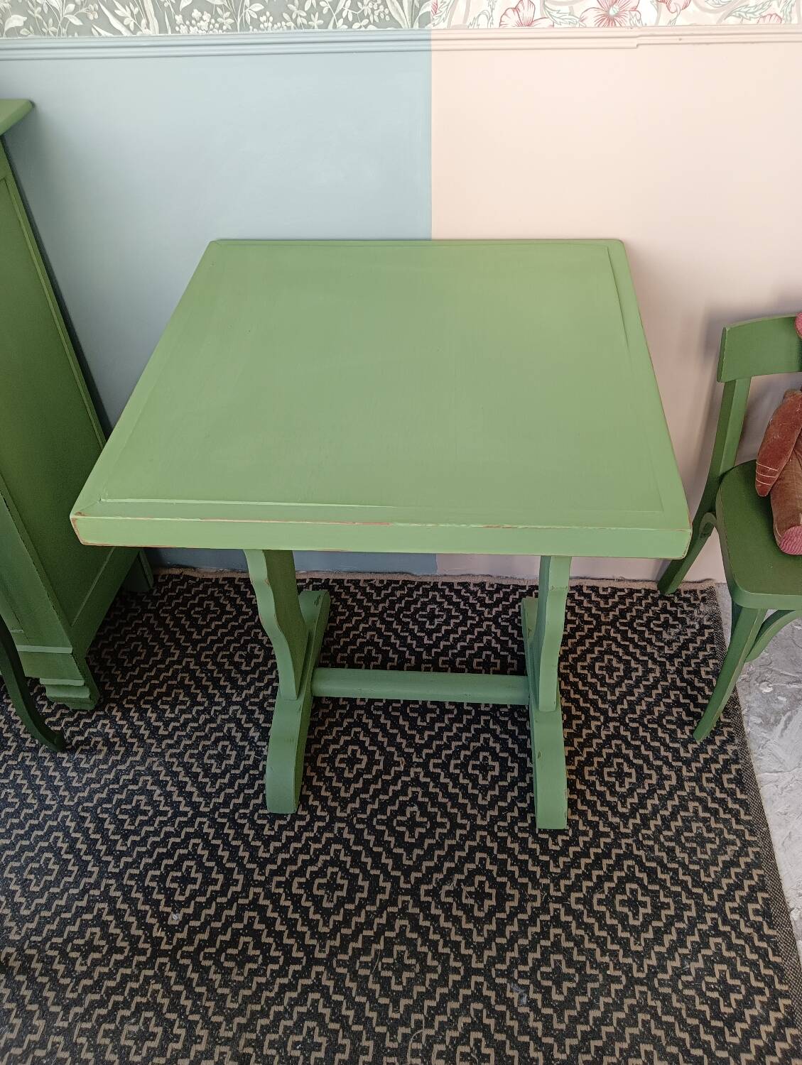 Bistro table