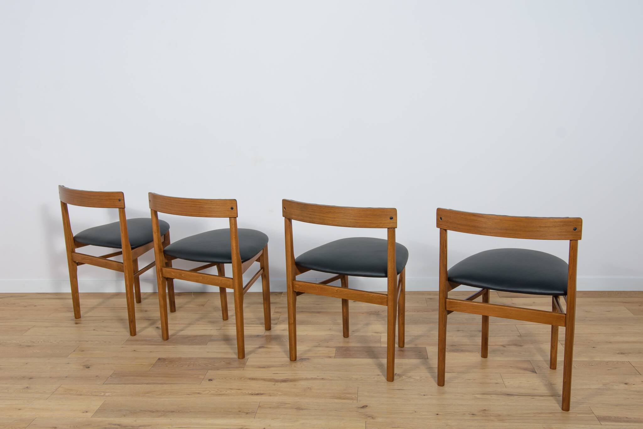 Mid century round extendable dining table and chairs from mcintosh, 1960s, set of 5