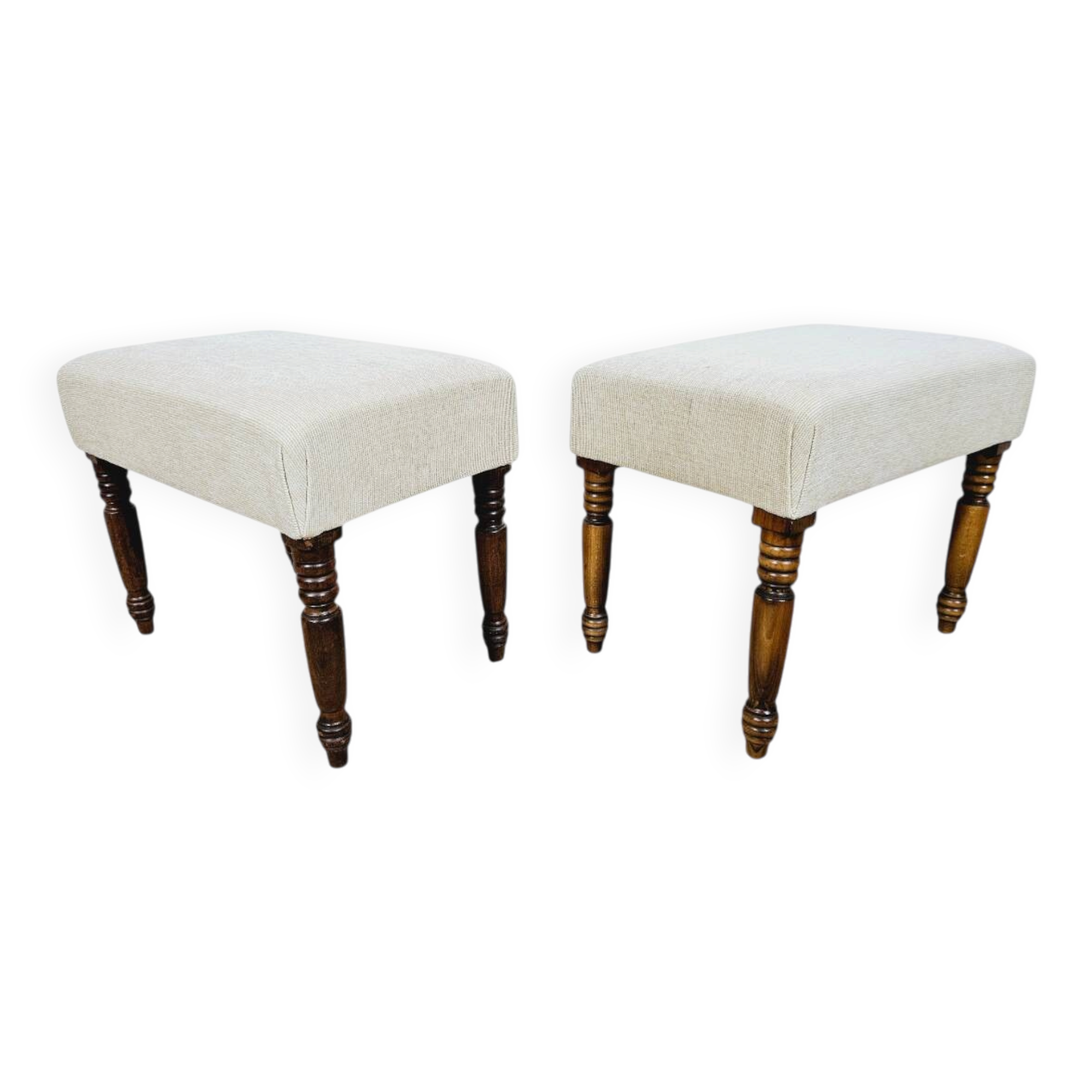 Paire de poufs/stools rembourrés anglais du 19ème siècle.