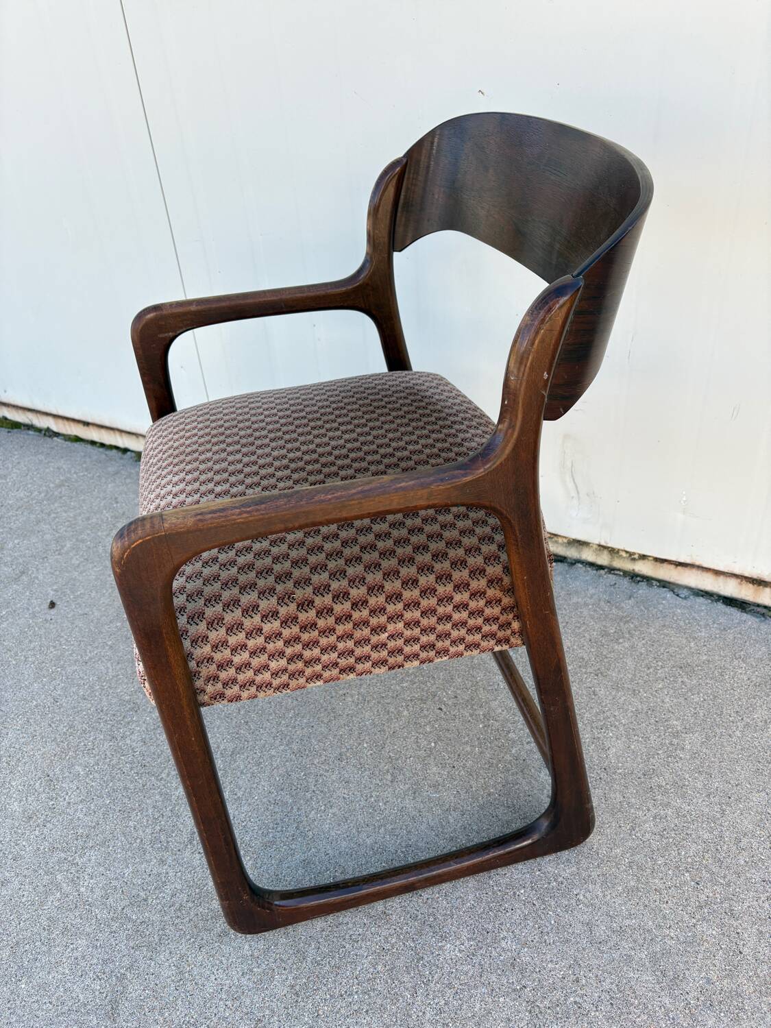 Sled chair