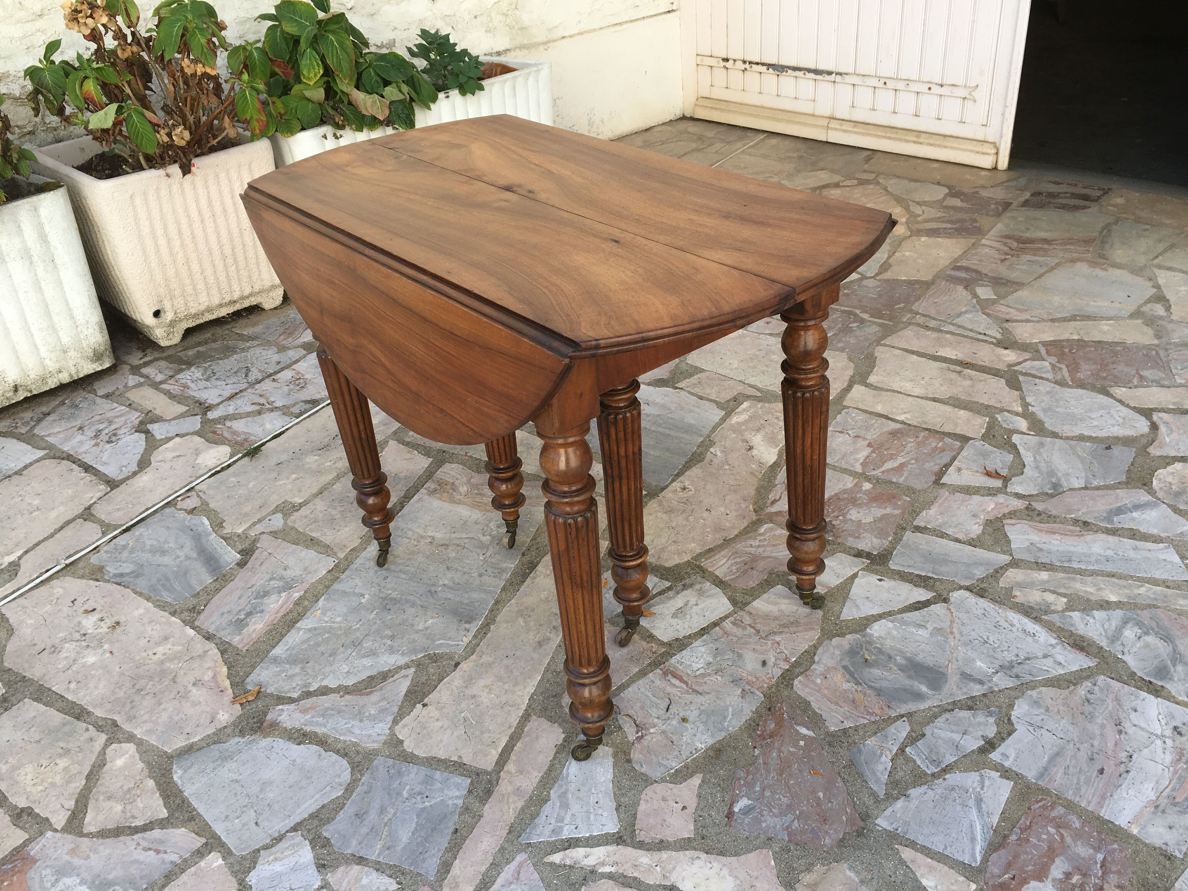 Round table 6 feet 3 solid walnut extensions