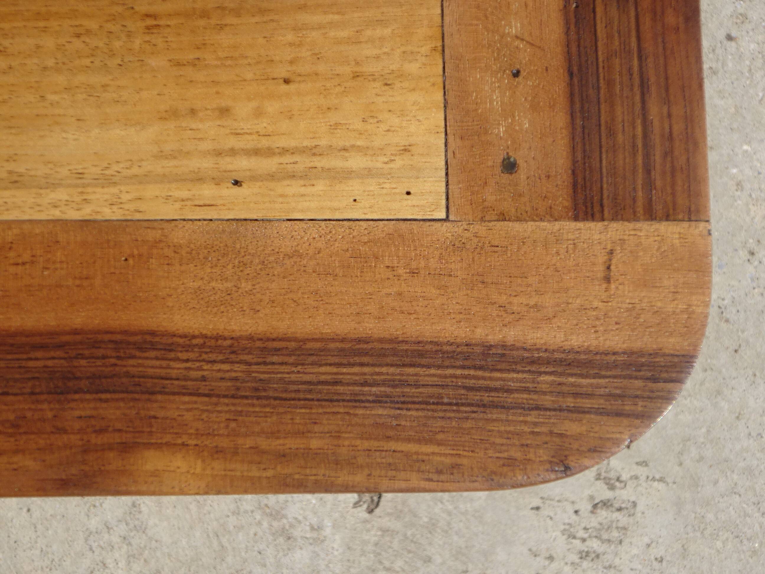 Antique Louis Philippe chest of drawers made entirely of walnut.