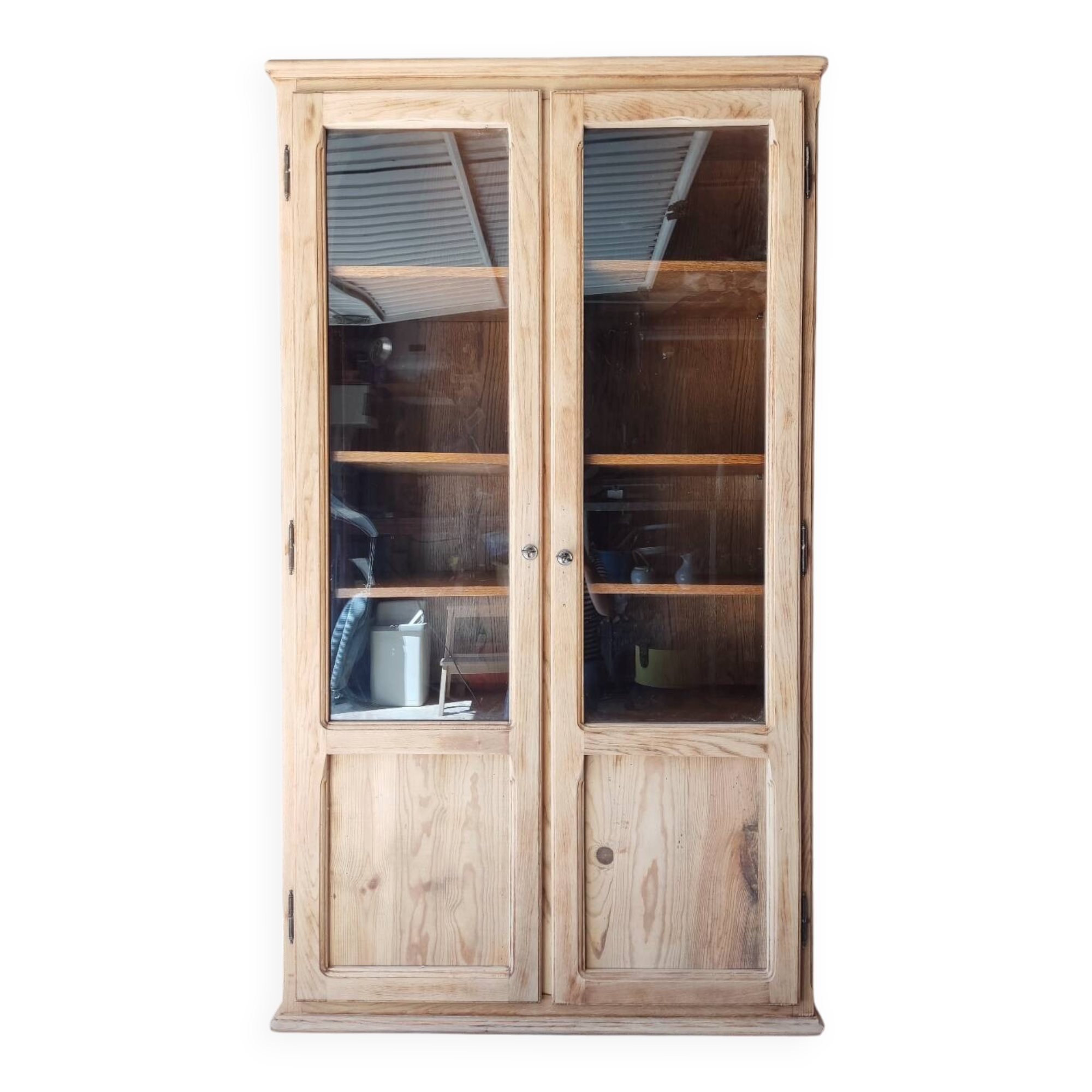 Glass cabinet