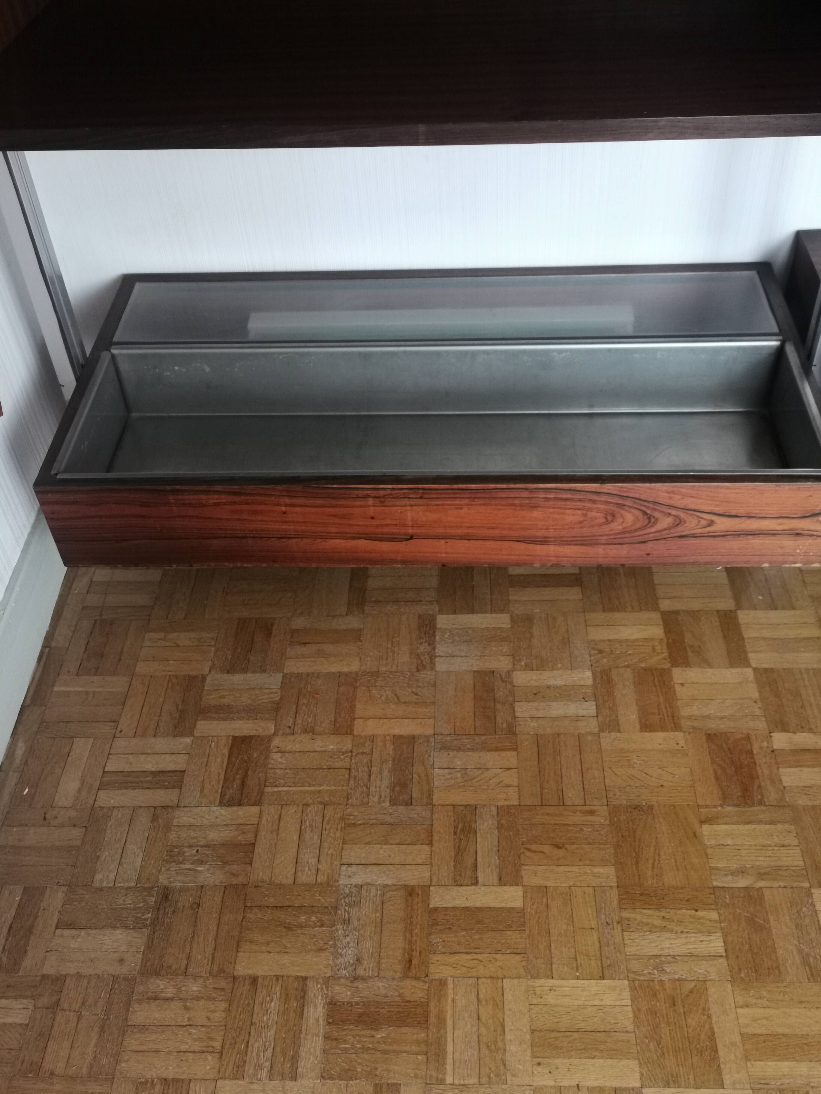 Modular shelves in Rio rosewood