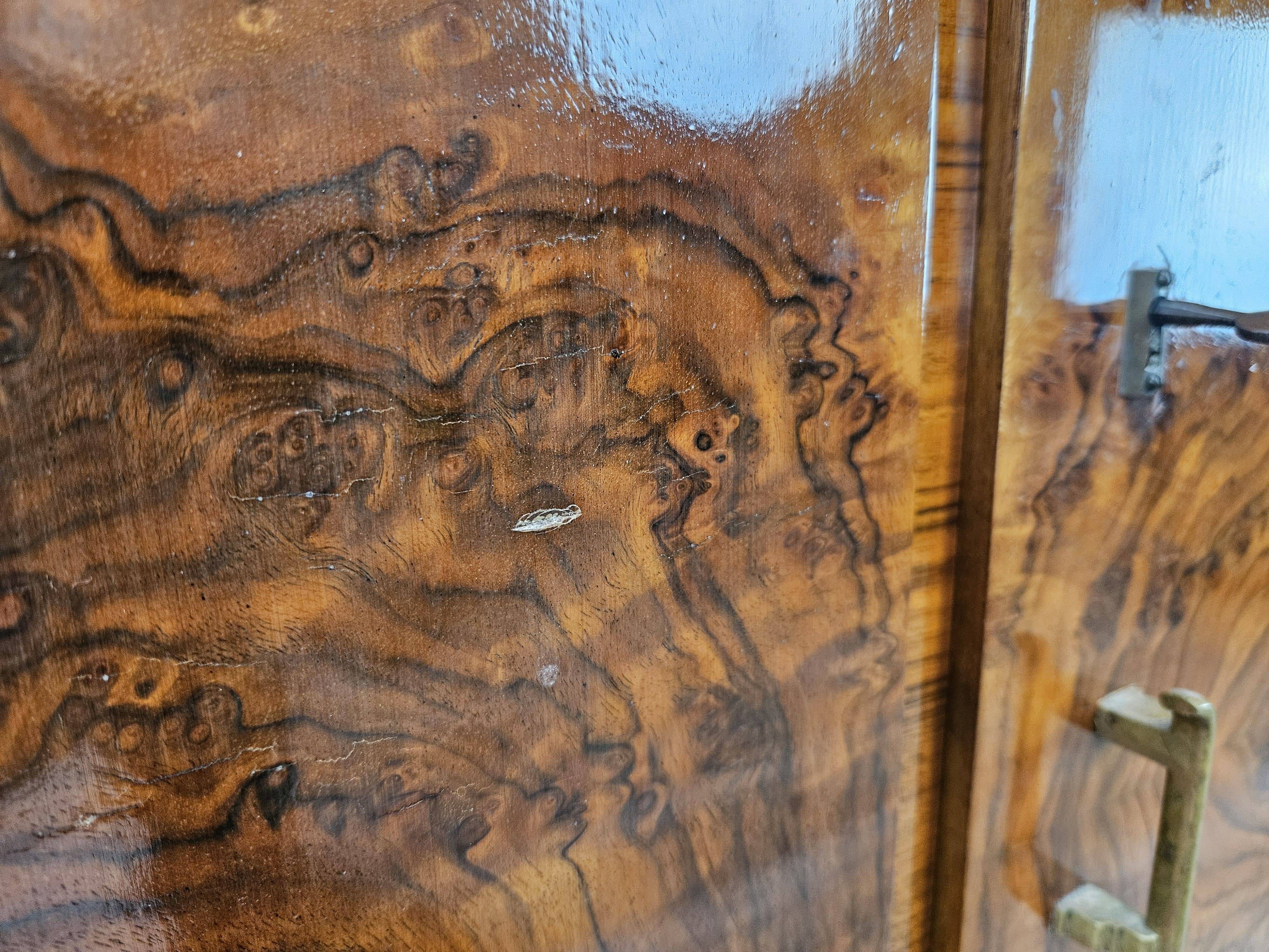 French Art Decò sideboard in walnut, 1940