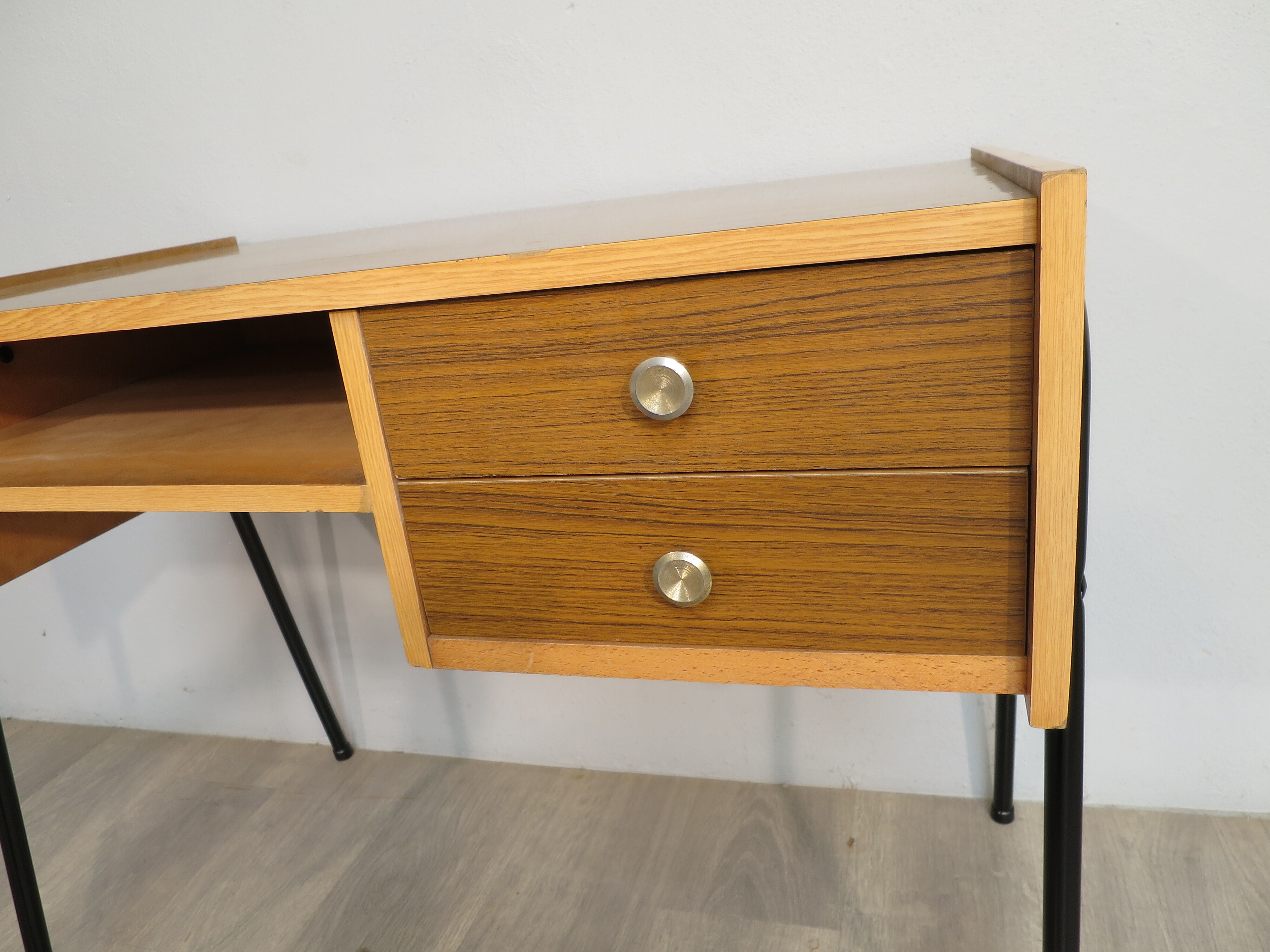 Feet compass desk 70