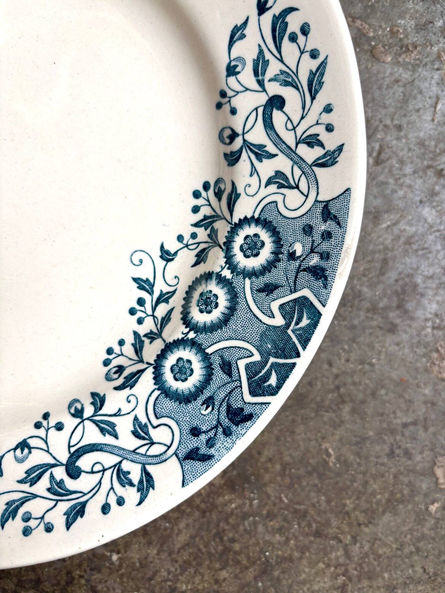 Longchamp ironware cake plate, "Luzy" service