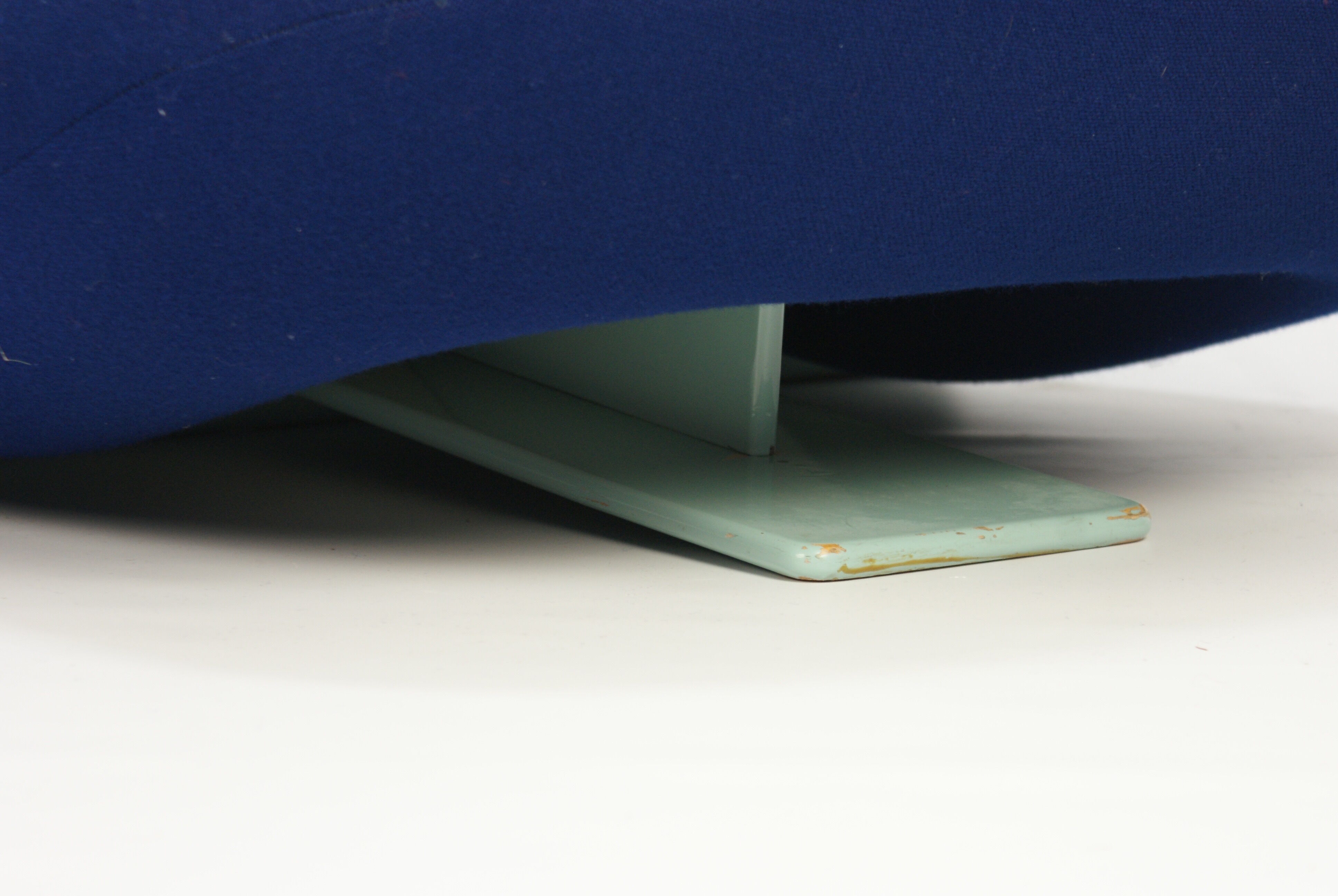 Artifort 200 lounge chair by John Jenkins 1980