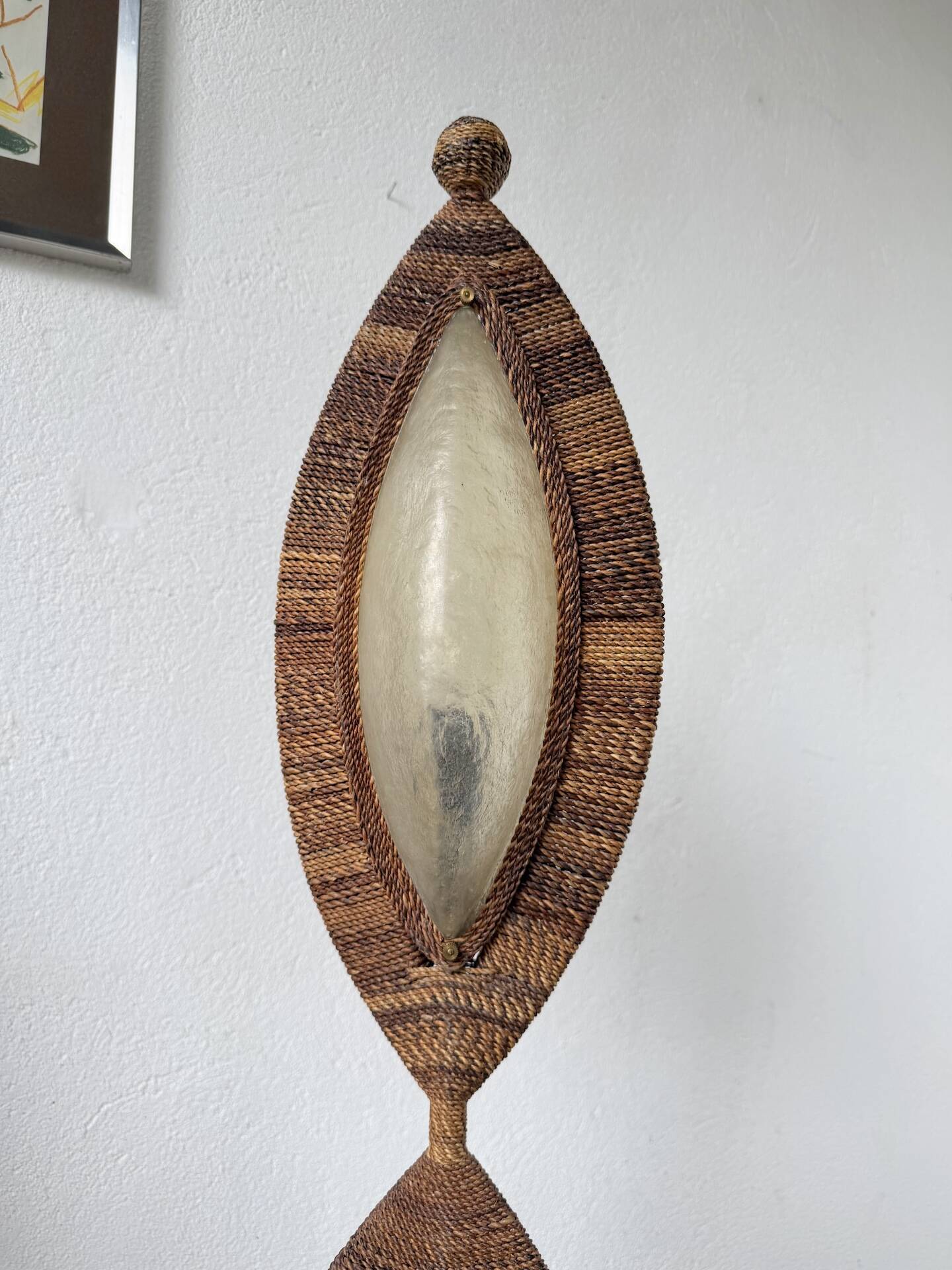 Lampadaire bronze et corde 1970