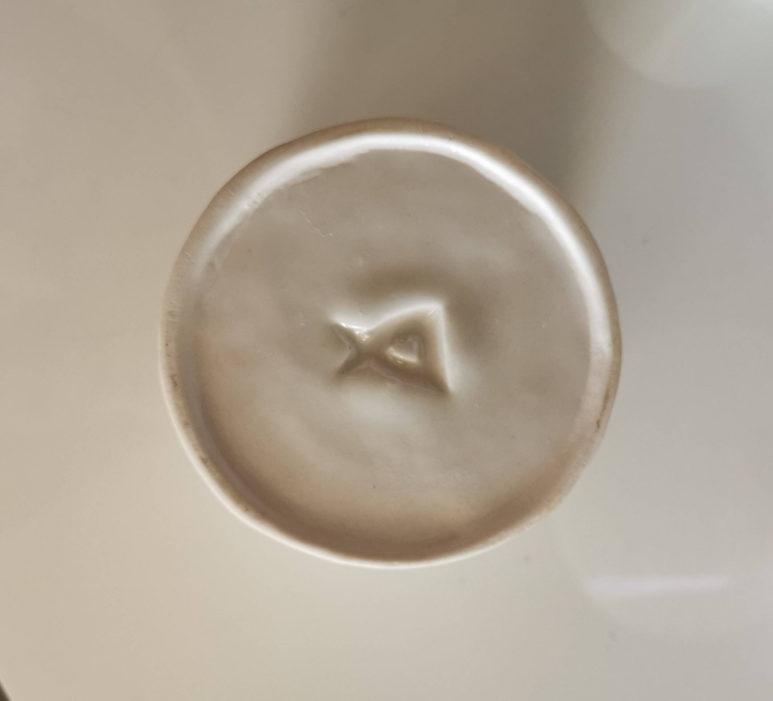 Botella y vasos para vino