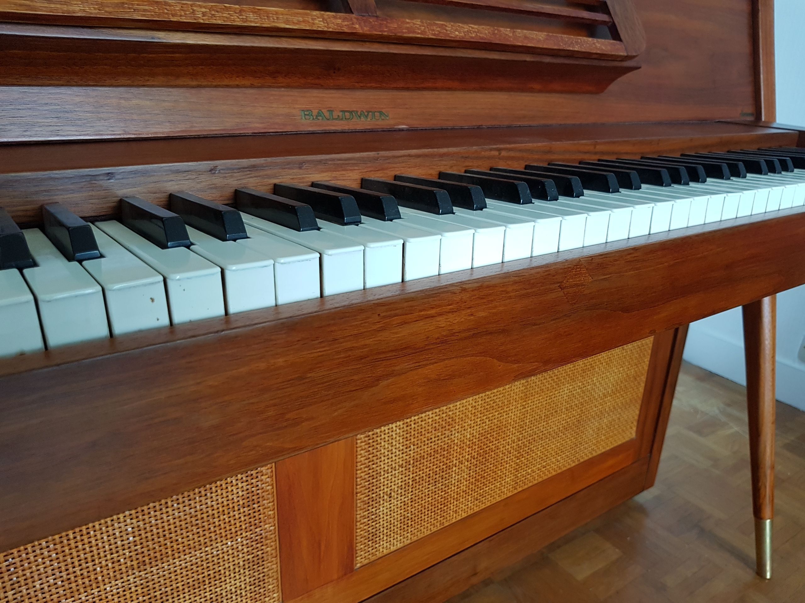 Piano Danois style Acrosonic par Baldwin