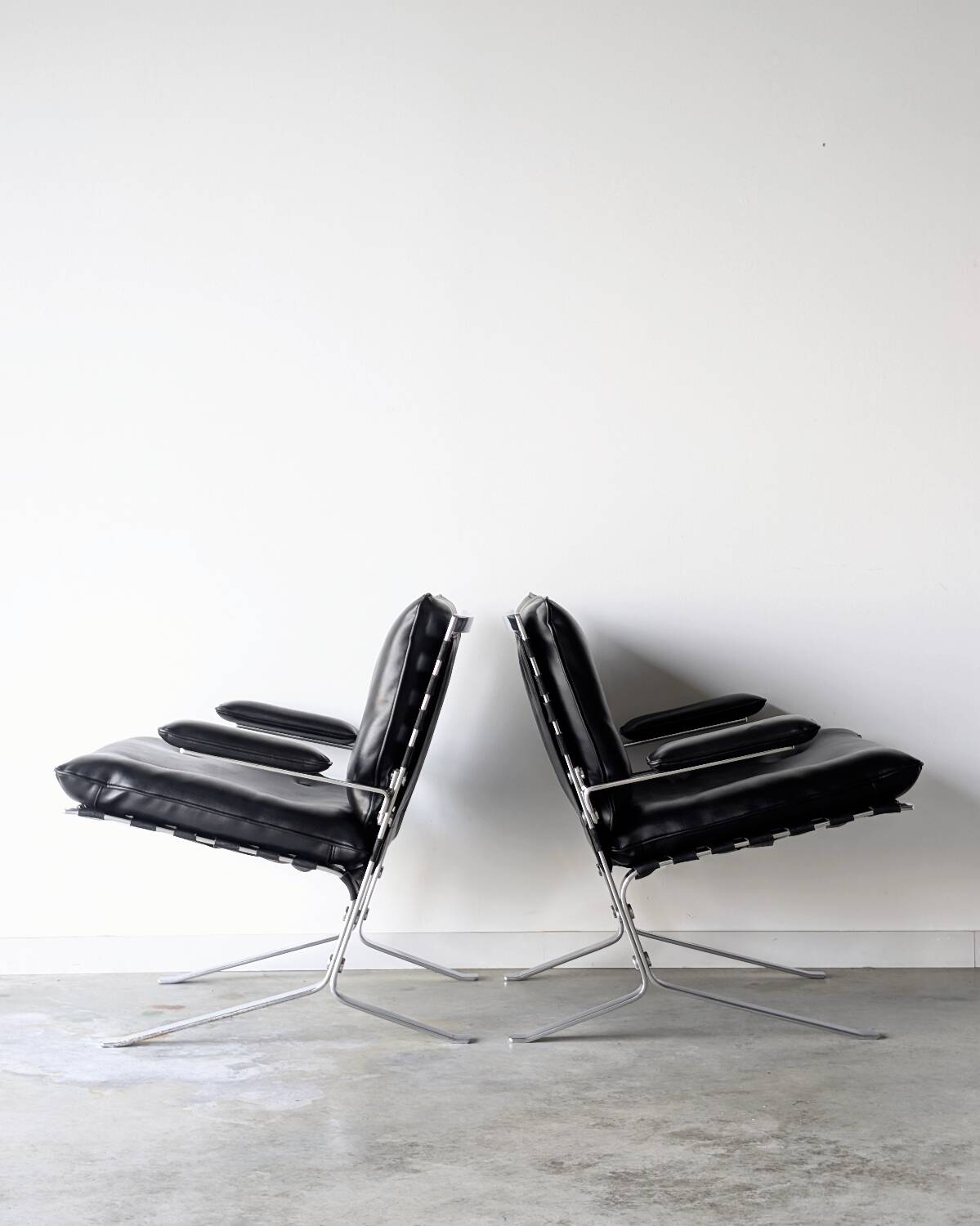 2 vintage Joker armchairs, Olivier Mourgue edition Airborne, 1960s 1970s