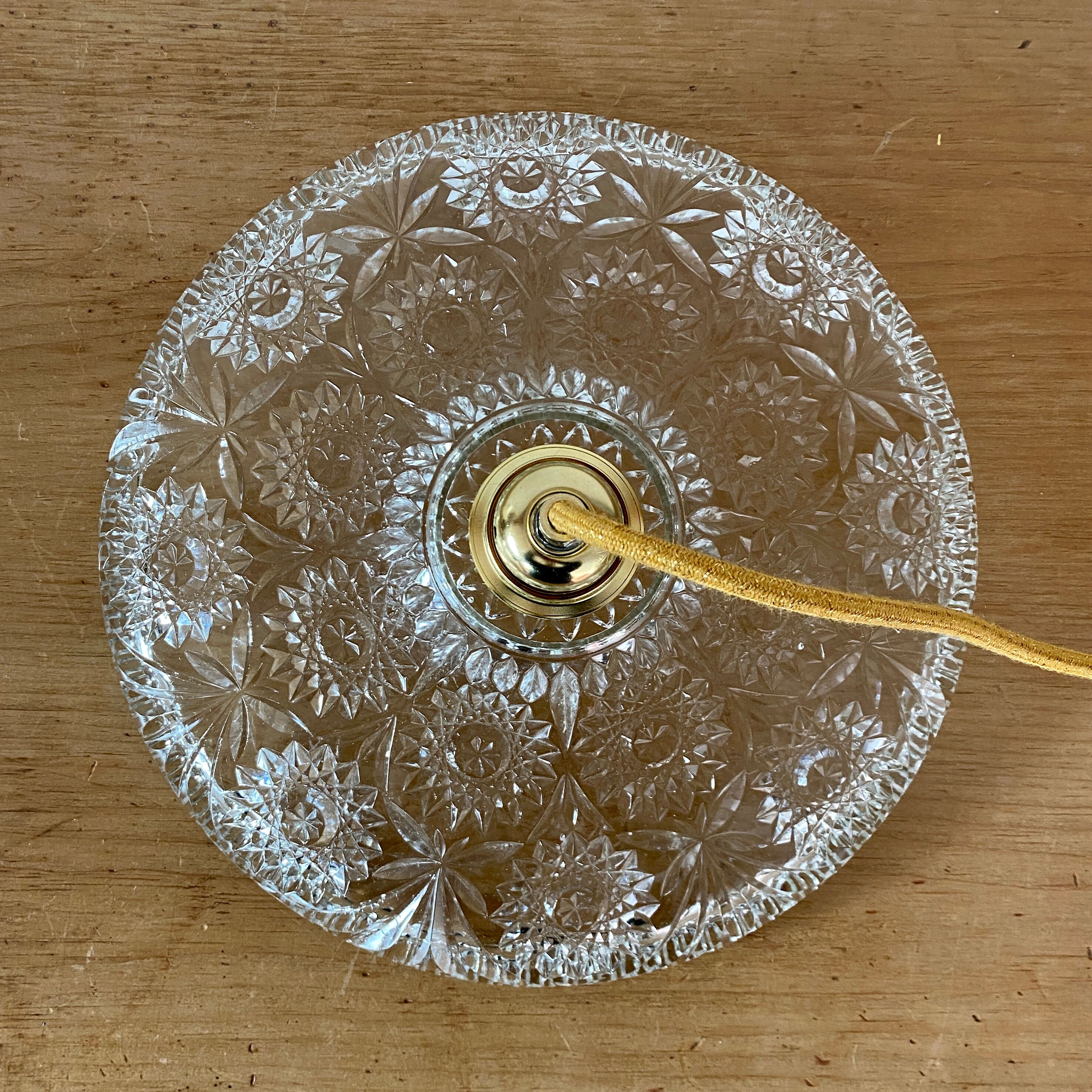Suspension abat-jour vintage en verre ciselé