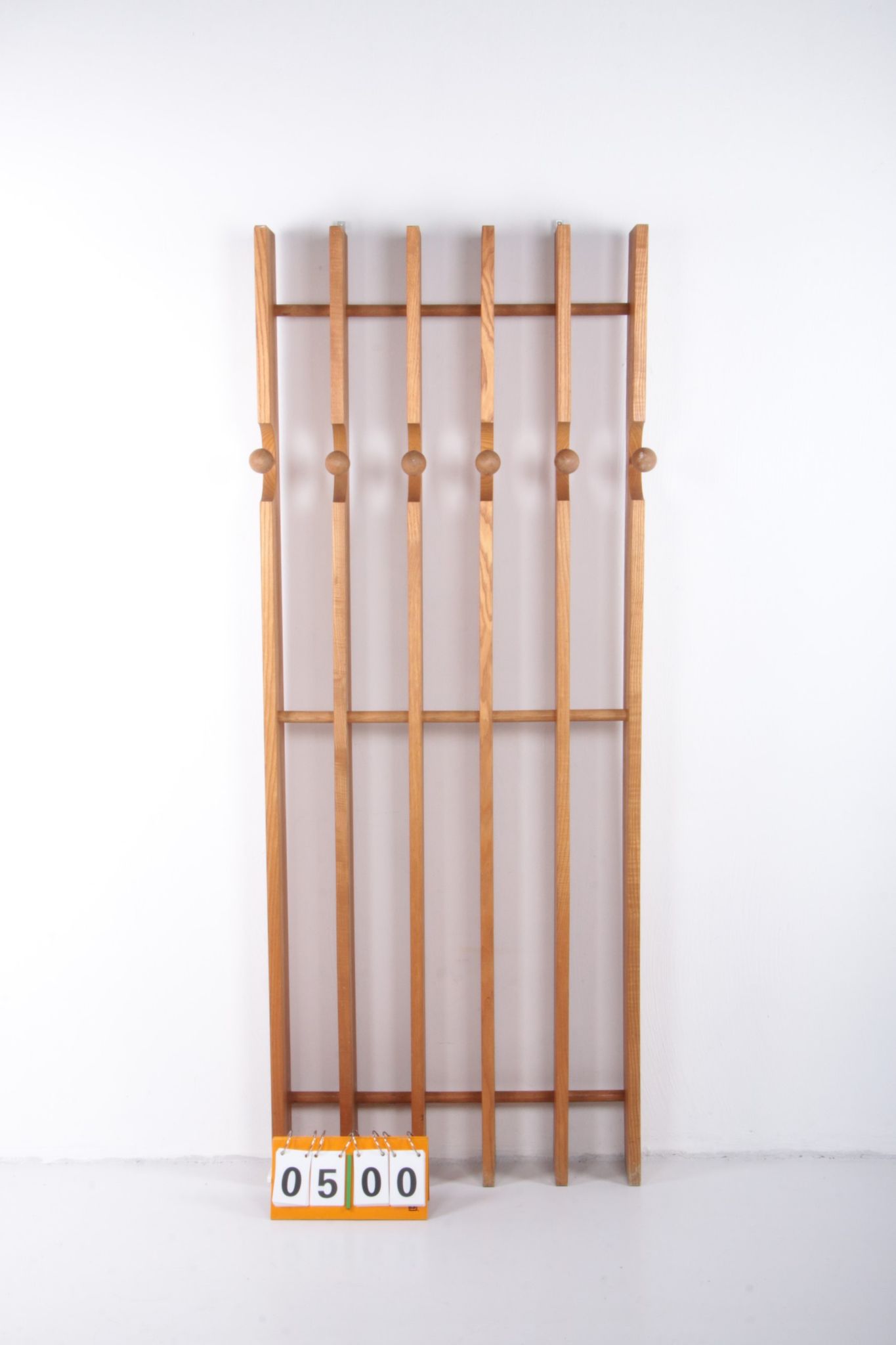 Arspect-Spectrum Coat rack Rare edition 1974, Essen wood Netherlands