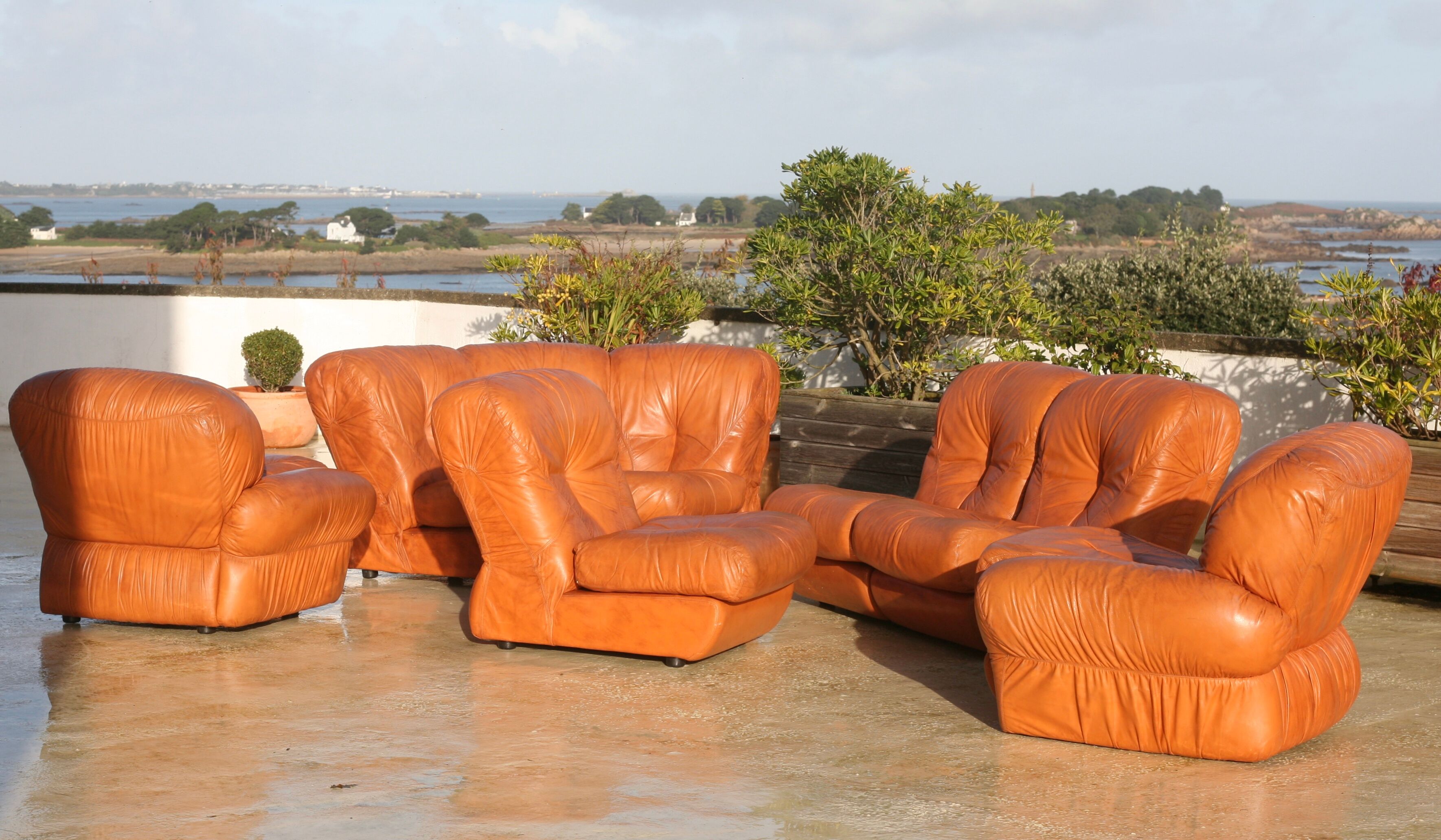 Modular sofa in "fawn" leather, Italy, circa 1970