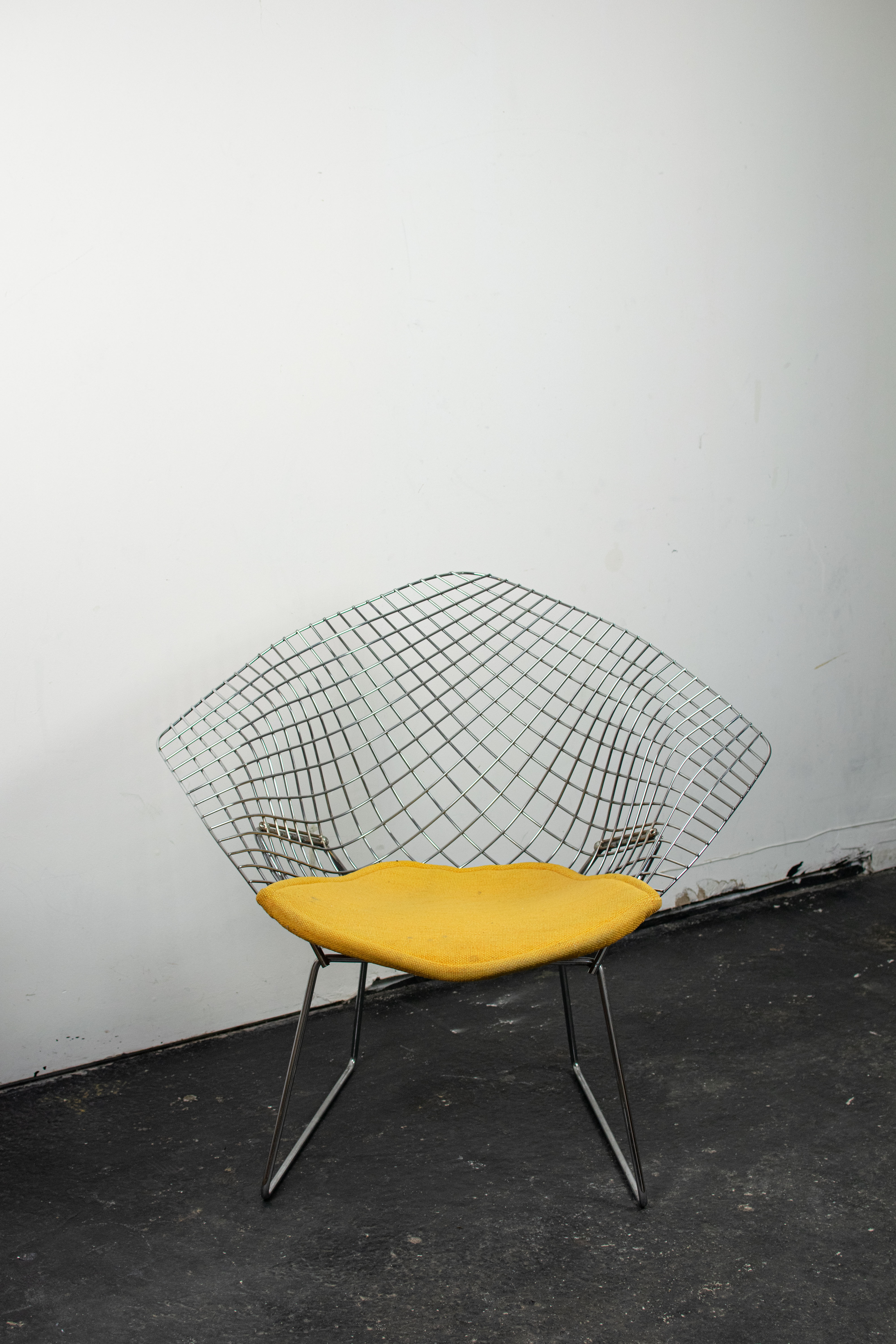 Diamond armchair by Harry Bertoia for Knoll International