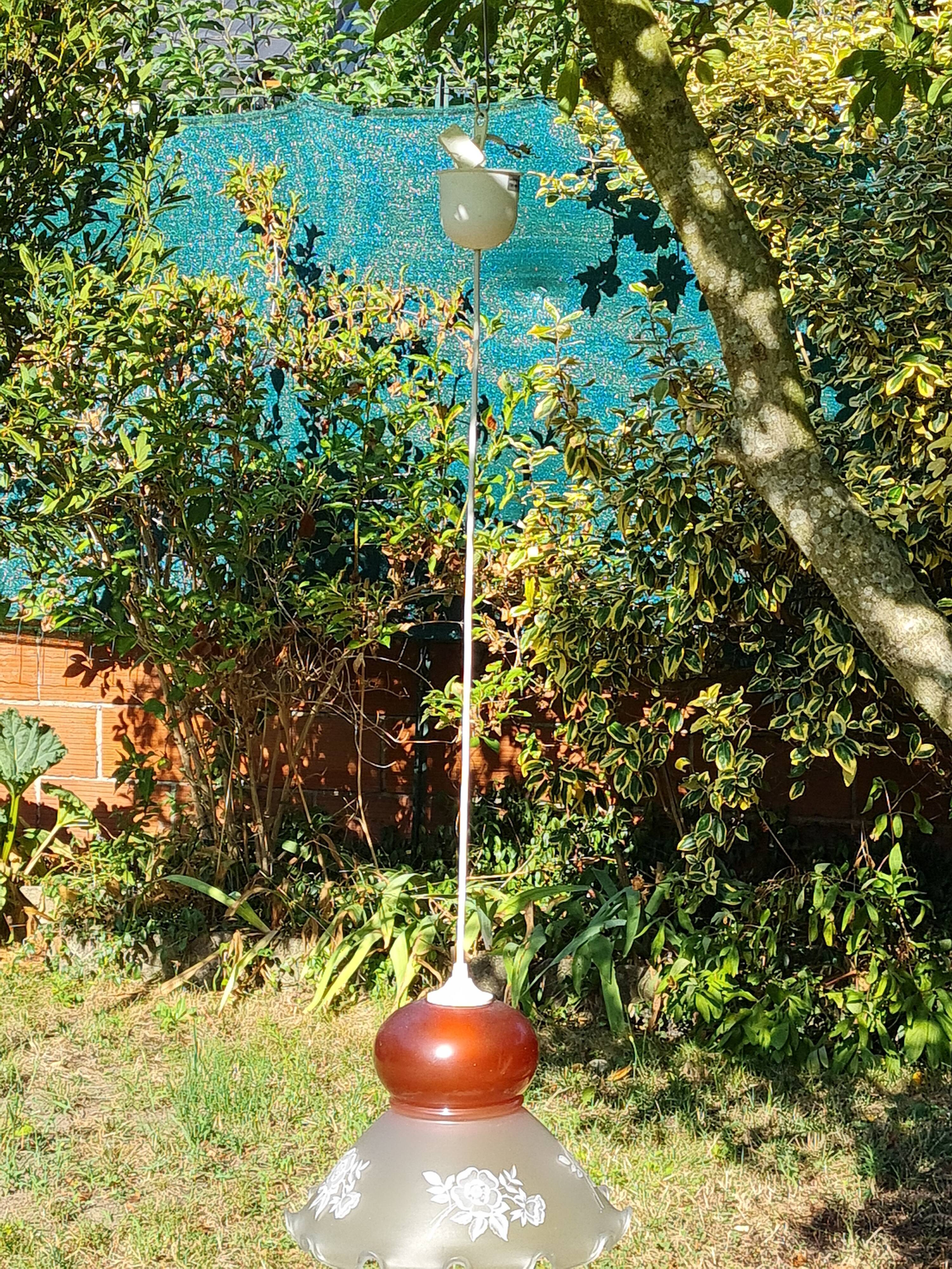 Deux suspensions vintage