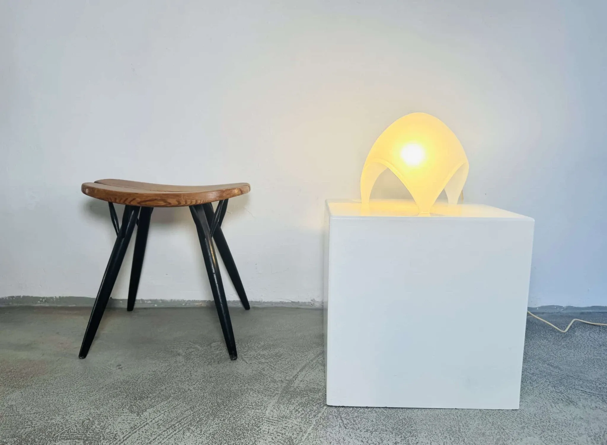 Frosted Glass 'Coque' Table Lamp By Elio Martinelli For Martinelli Luce, Italy, 1970S