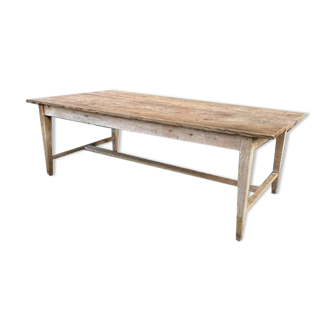 Farm table