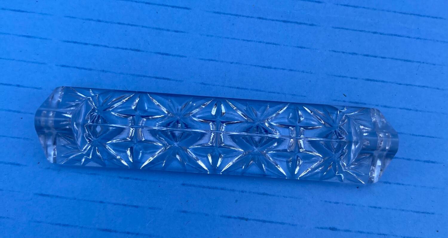 12 diamond cut crystal knife holder