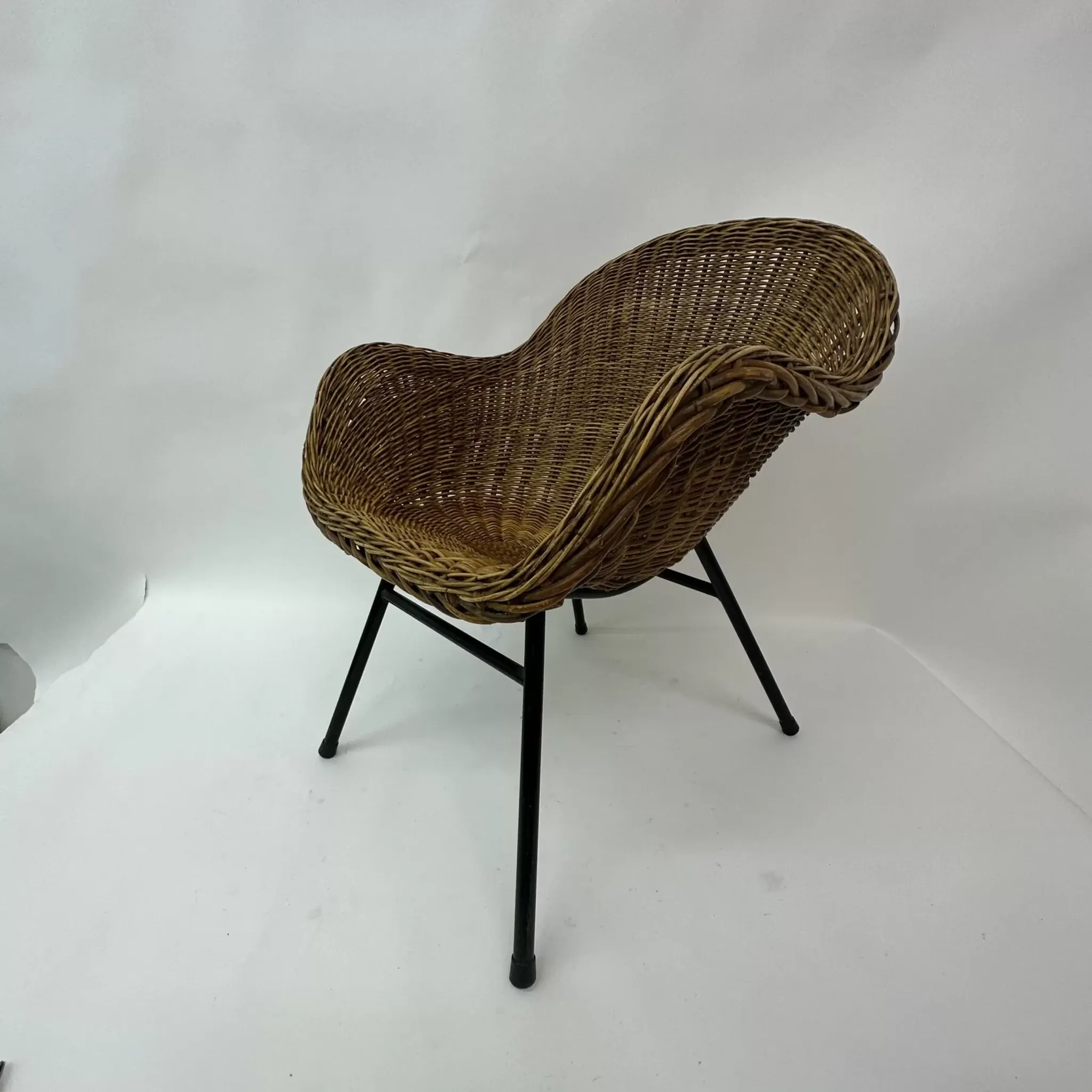 Chaise en osier de style mi-siècle, années 1950