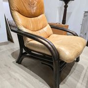 Vintage camel leather lounge chair with ottoman – wooden frame – 1970s