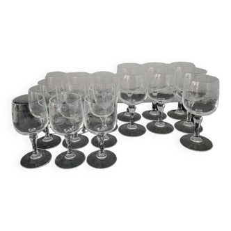 Set of 19 chiseled crystal stemmed glasses