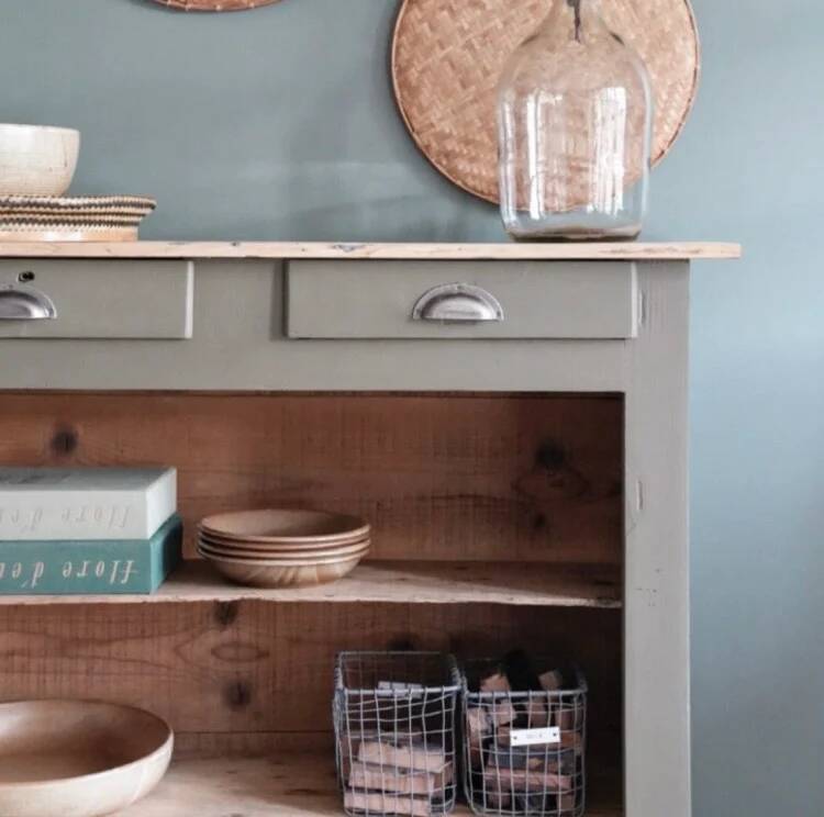 Parisian green museum buffet