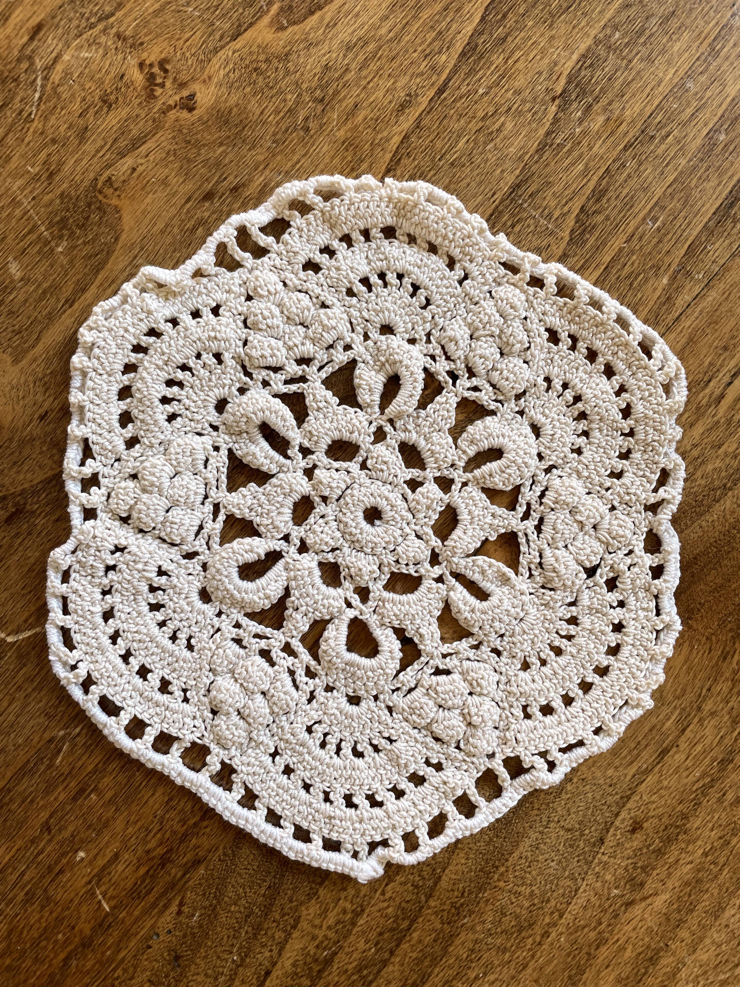 Set of 2 small placemats, crochet coasters, beige - vintage, old