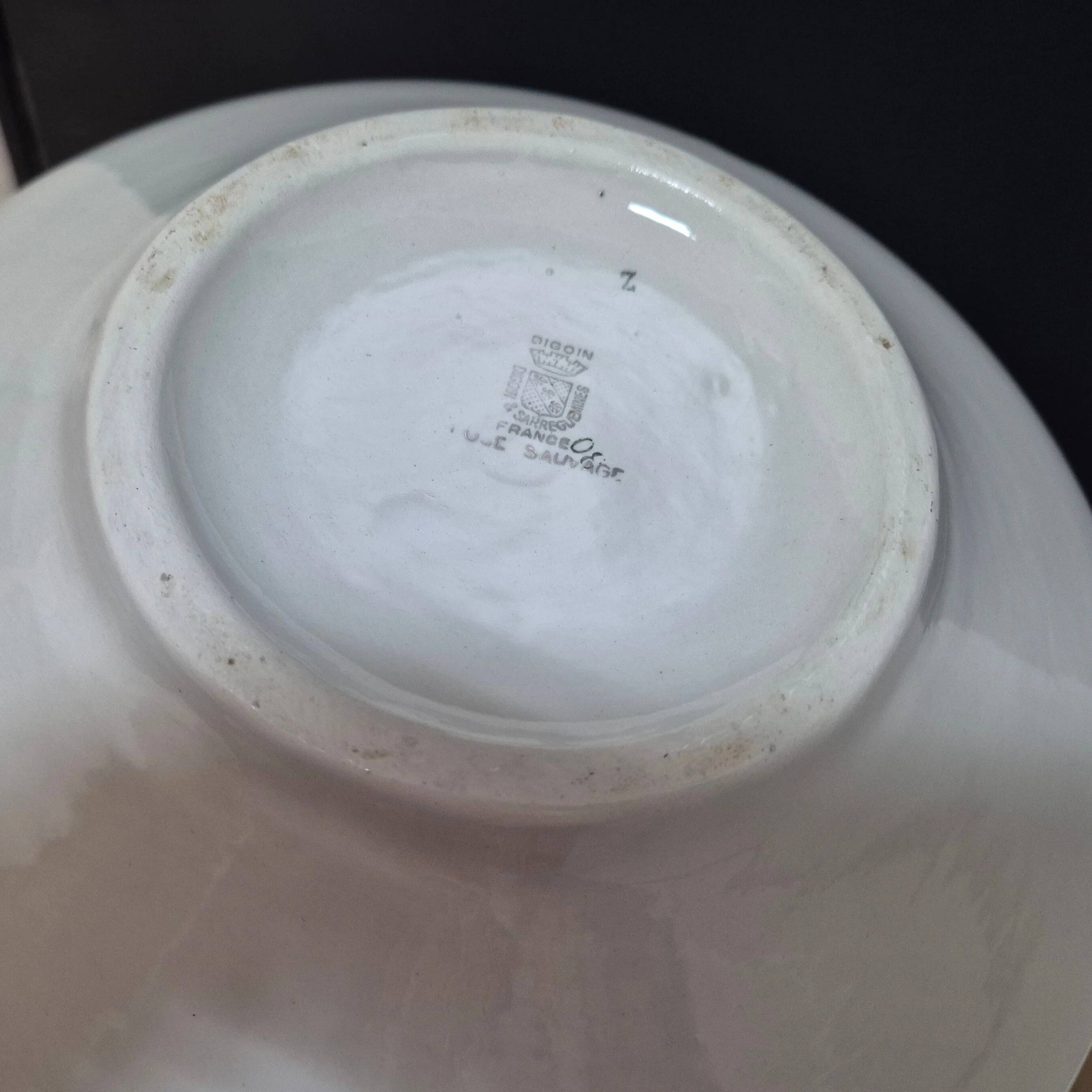 Soup tureen "Digoin and Sarreguemines"