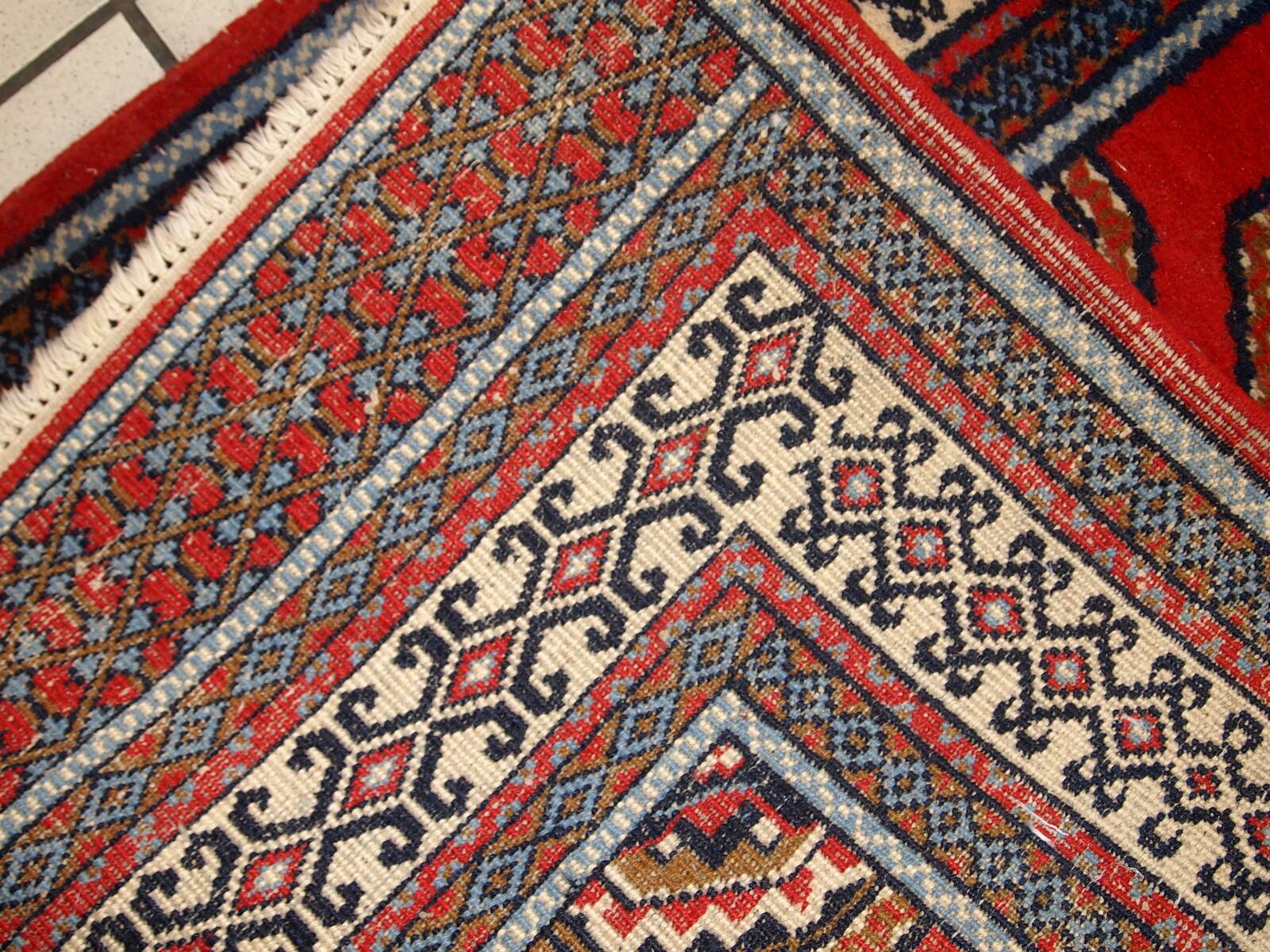 Tapis Vintage Indo-Mahal, Années 1970, Élégance et Artisanat