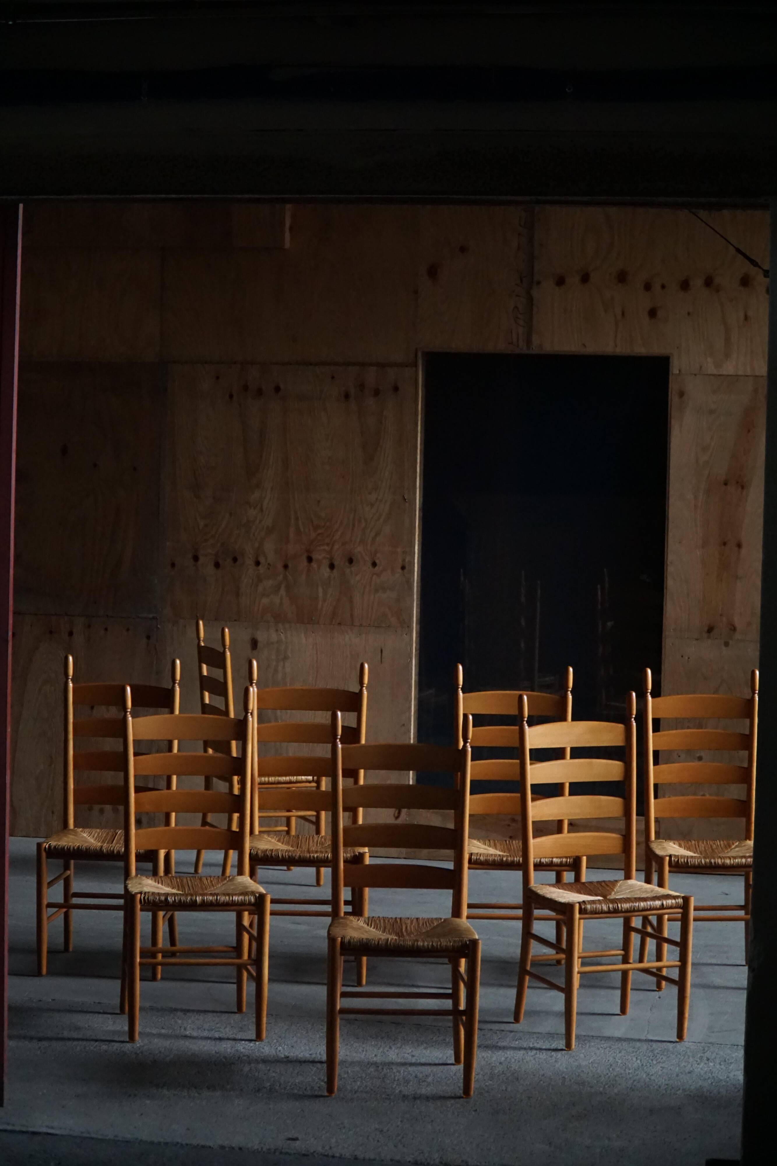 Set of 8 modern Italian dining chairs, beech with woven seats, 1960s.