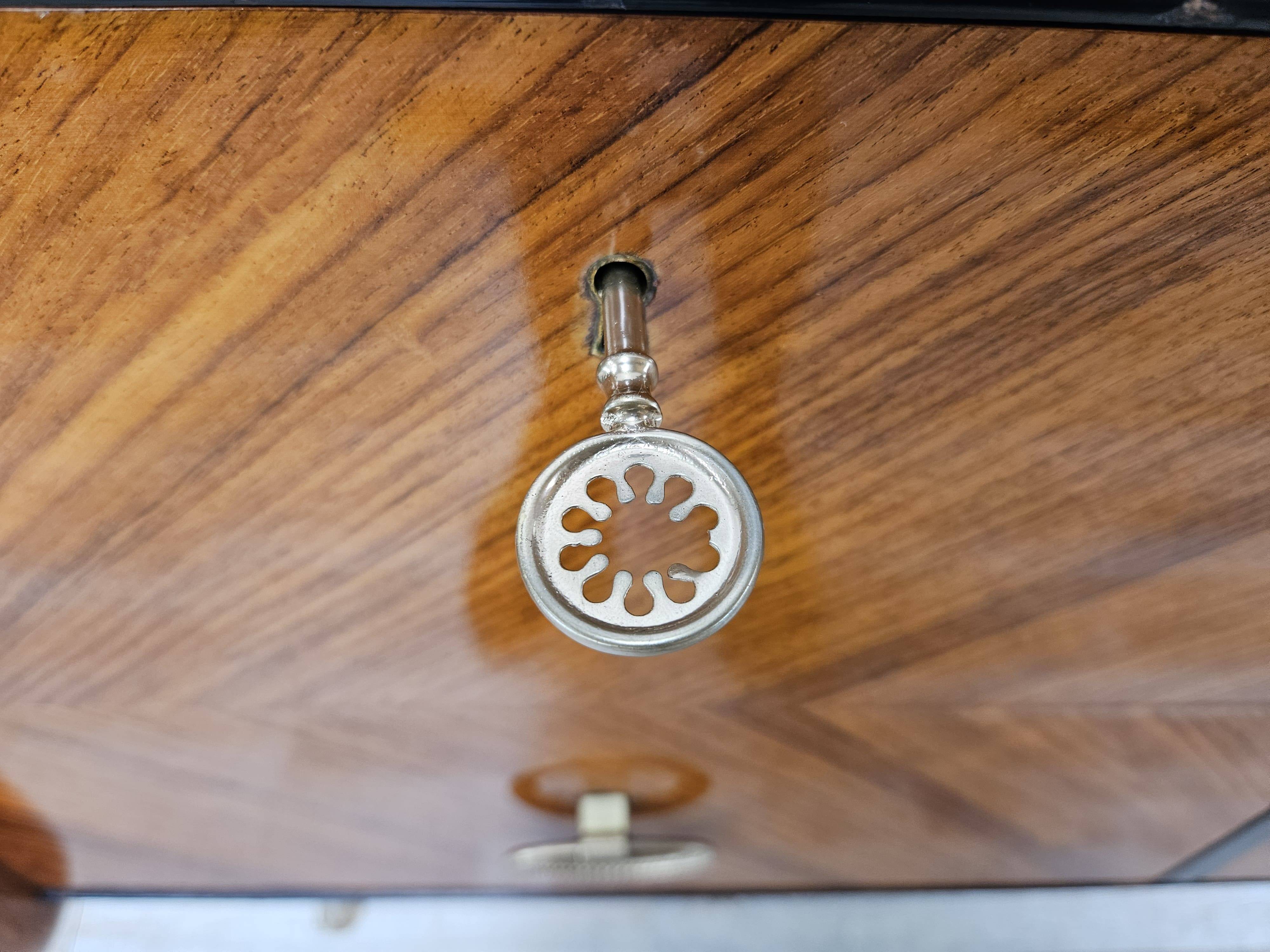 Commode en acajou avec miroir du milieu du siècle des années 1950