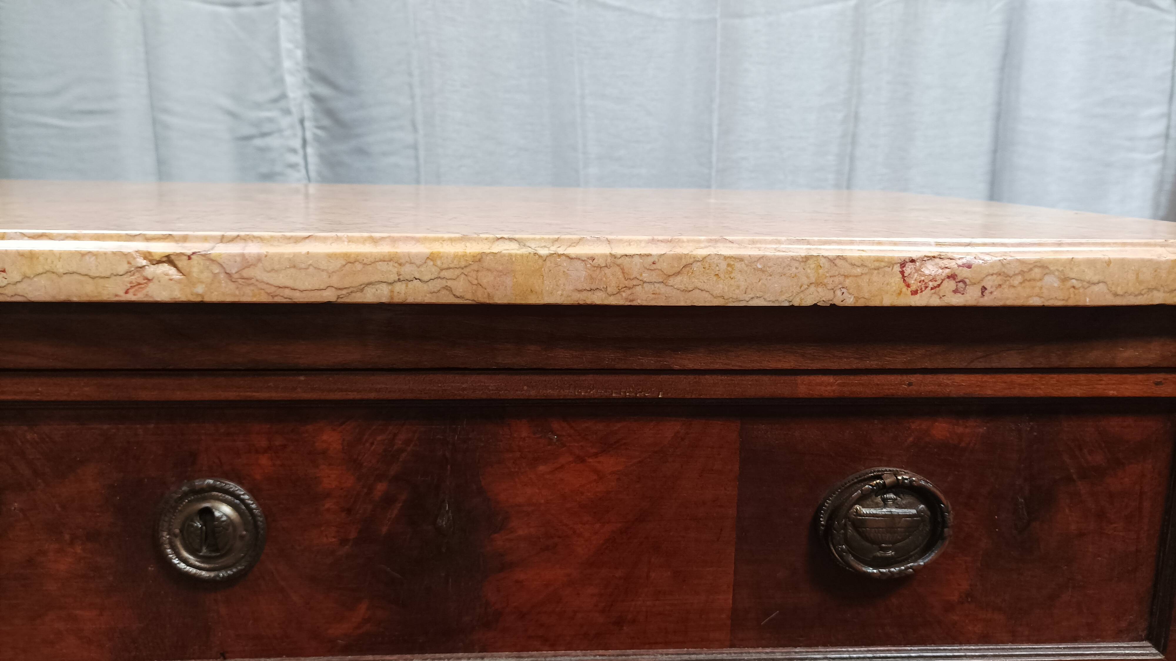 Commode Louis XVI en acajou