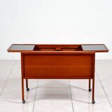 Dyrlund Teak Bar