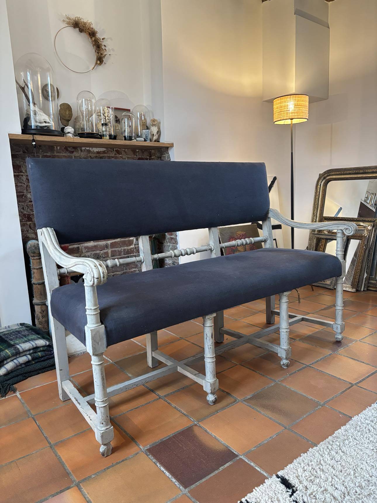 Louis XIII style bench in wood and linen