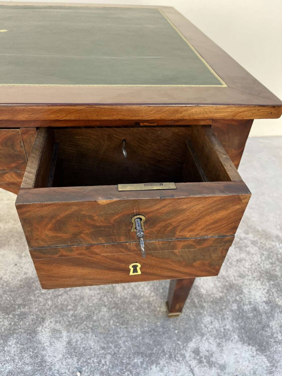 Empire style desk in solid mahogany, 19th century