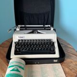 Machine à écrire blanche vintage Erika décor de bureau des années 1980 / avec étui et instructions / offic