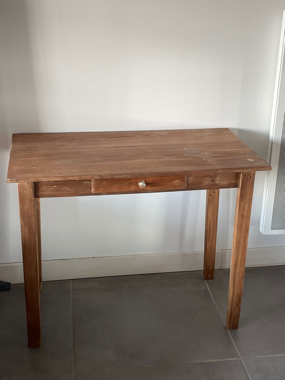 Rectangular wooden desk table