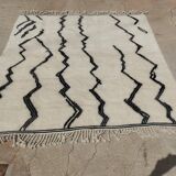 Mrirt Berber rug is entirely handmade. High quality artisan rug.